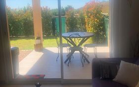 Mini-villa mitoyenne de type F2 proche Golfe de Lava